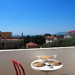Mare Aparthotel 3*