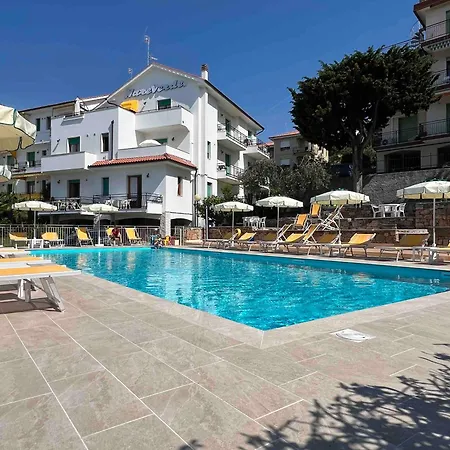 Mare Verde Lejlighedshotel 4*