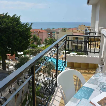 Mare Verde Pietra Ligure
