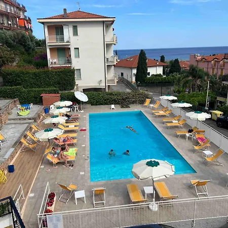 Mare Verde Lejlighedshotel 4*